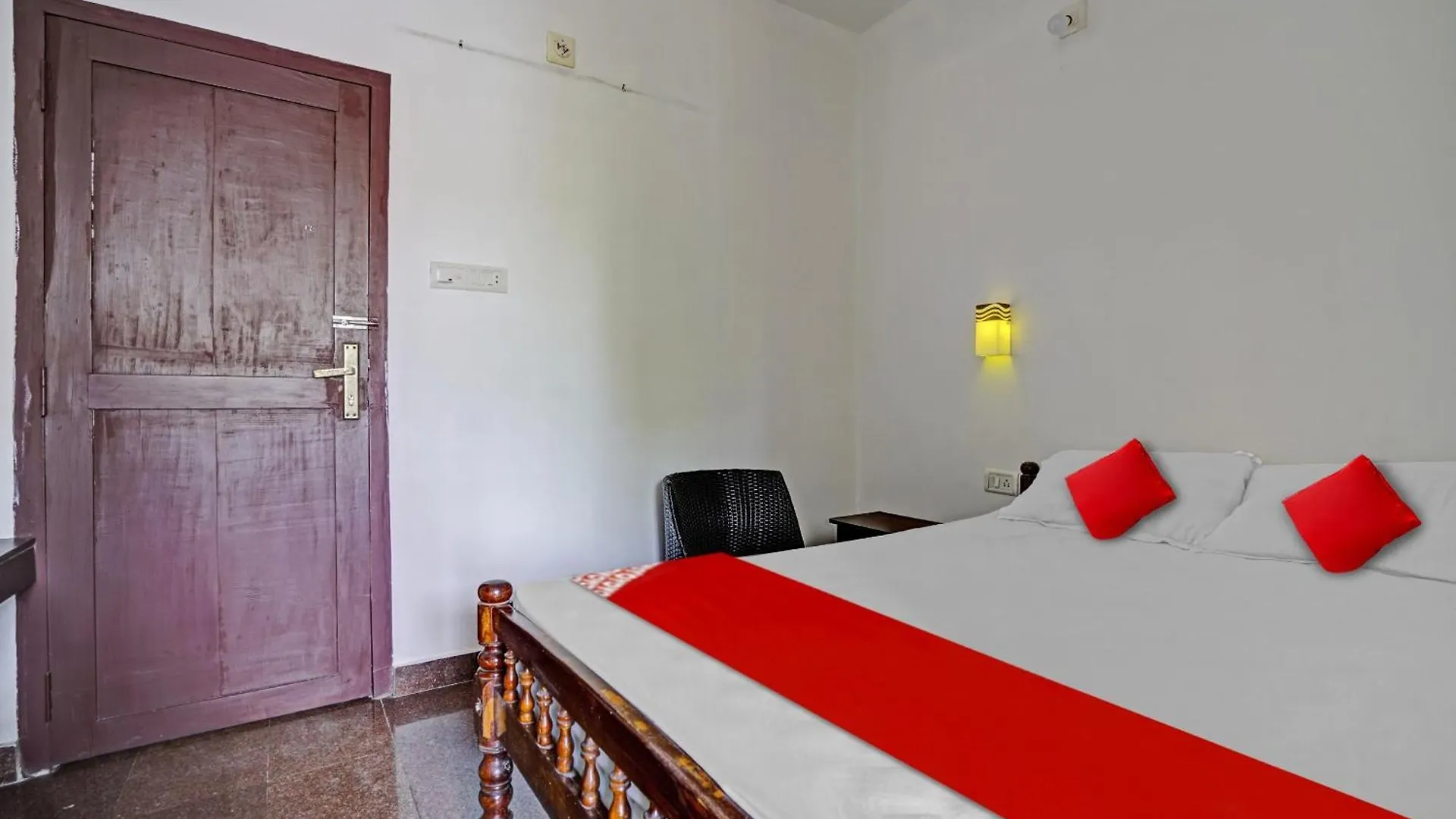 Hotel Live With Alp104 Alappuzha